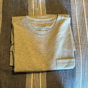 Grey Vineyard Vines T-shirt